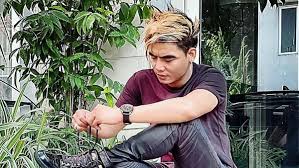 Charly Van Houten Bebaskan Royalti dan Beri Hadiah untuk Penyanyi Lagunya