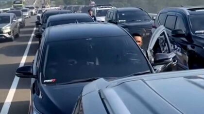 Mobil Mewah Tol Cisumdawu: Viral Parkir Sembarangan, Polisi Ungkap Fakta 2023