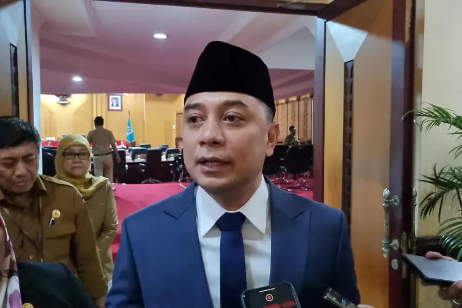 Emak-Emak Patok Sumbangan Rp500 Ribu: Wali Kota Surabaya Ingatkan Etika